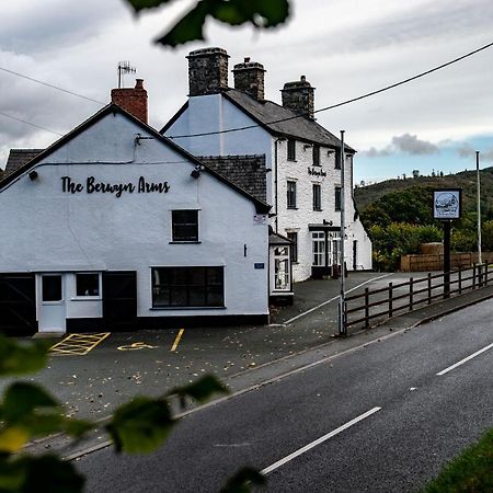 The Berwyn Arms Hotel Corwen Exterior photo