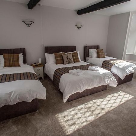 The Berwyn Arms Hotel Corwen Exterior photo