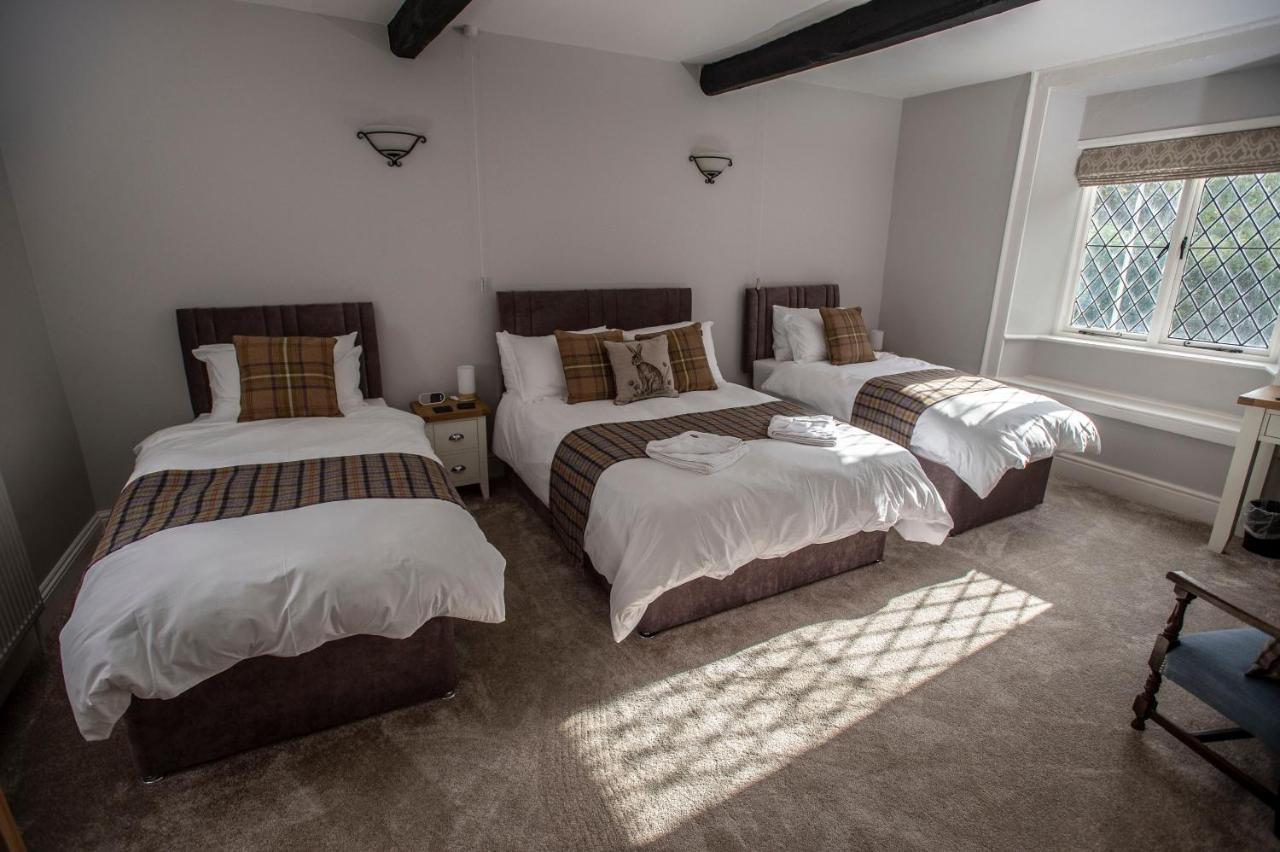 The Berwyn Arms Hotel Corwen Exterior photo
